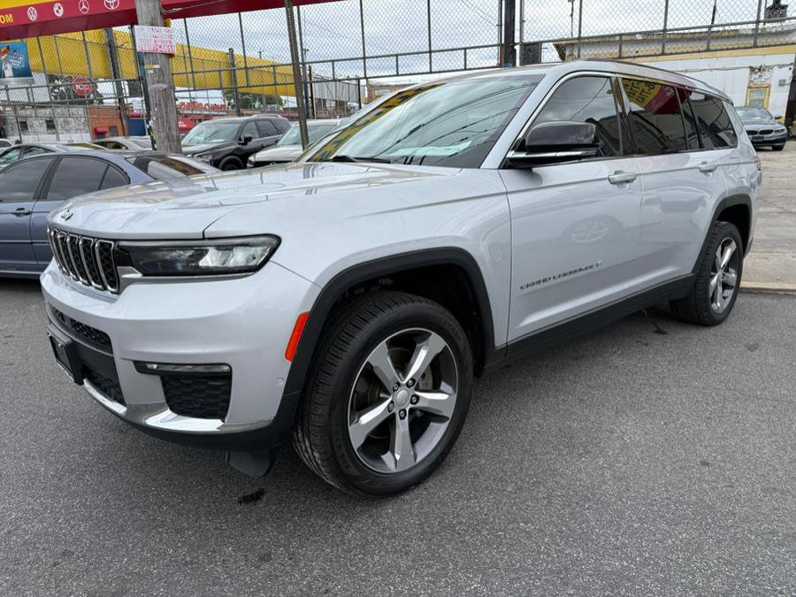 Used 2021 Jeep Grand Cherokee L Limited w/ Luxury Tech Group II image 3
