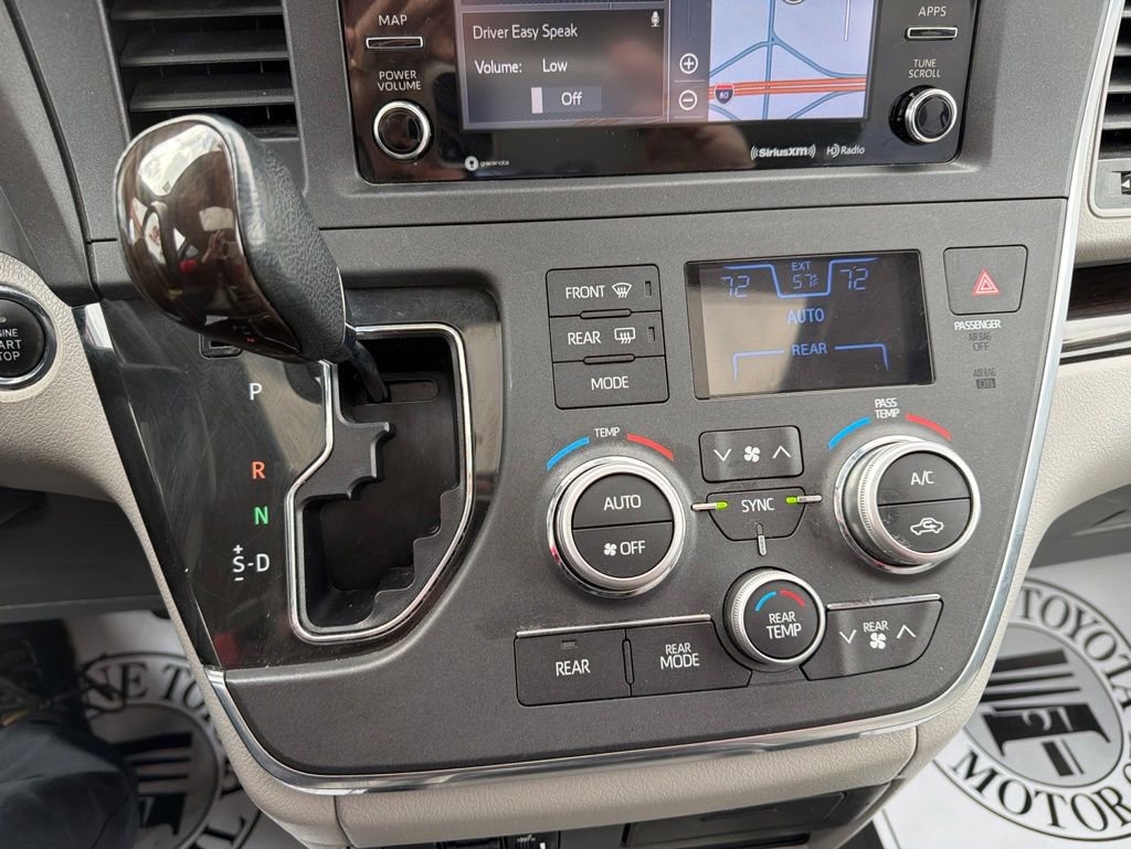 Used 2019 Toyota Sienna XLE w/ XLE Navigation Package FWD image 18