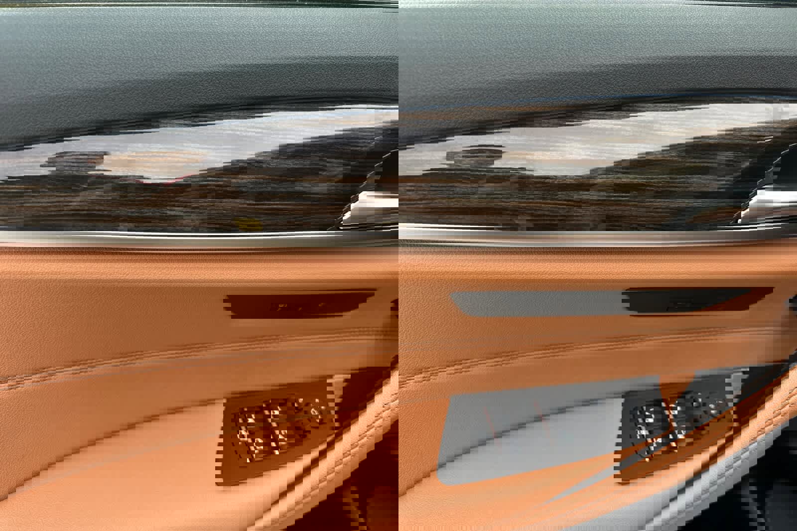 Certified 2023 BMW 530e 530e w/ Convenience Package image 12