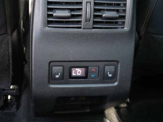 Used 2024 Mitsubishi Outlander SEL AWD/4WD image 13