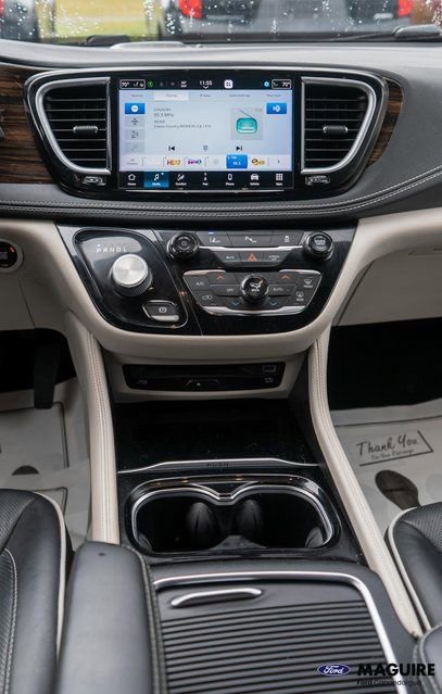 Used 2021 Chrysler Pacifica Limited w/ Uconnect Theater Family Group image 20