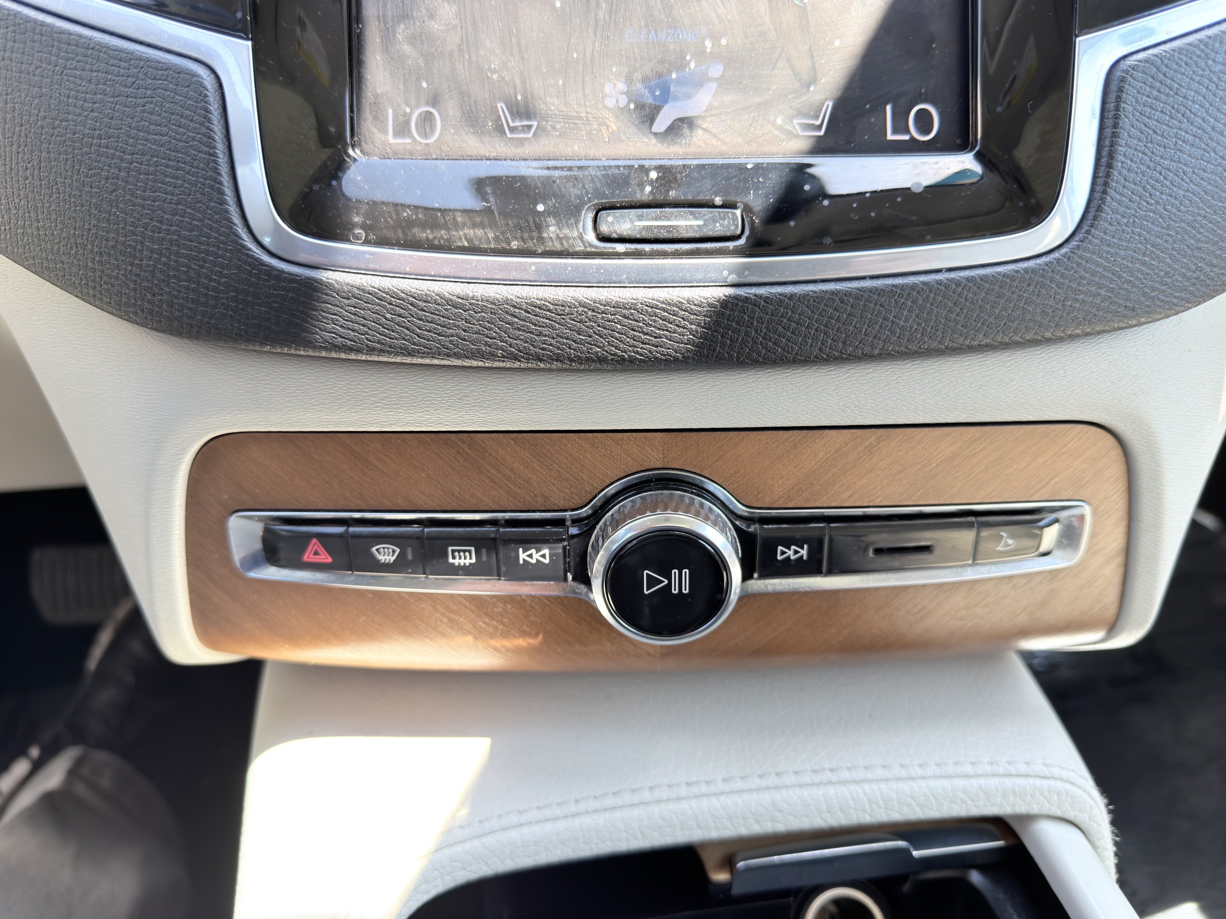 Used 2021 Volvo XC90 T8 Inscription Expression w/ Advanced Package AWD/4WD image 33