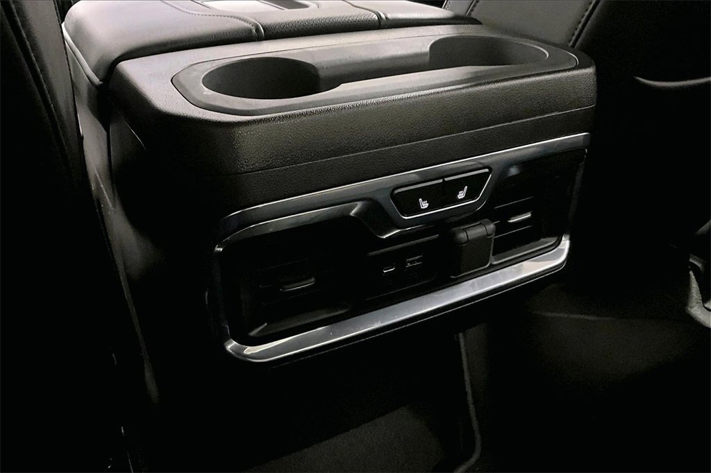 Used 2022 Chevrolet Silverado 3500 High Country w/ Technology Package image 11