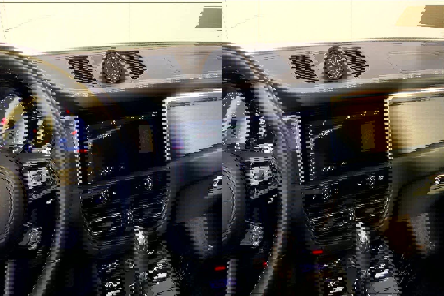 Used 2022 Porsche Macan GTS image 16