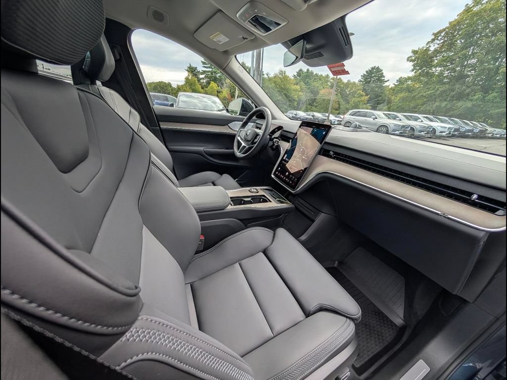 Certified 2025 Volvo EX90 Ultra AWD/4WD image 26