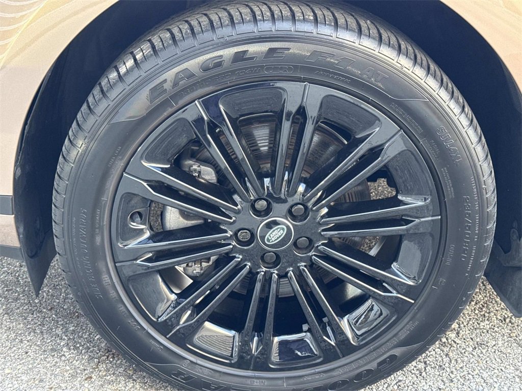 Used 2024 Land Rover Range Rover Evoque S image 11