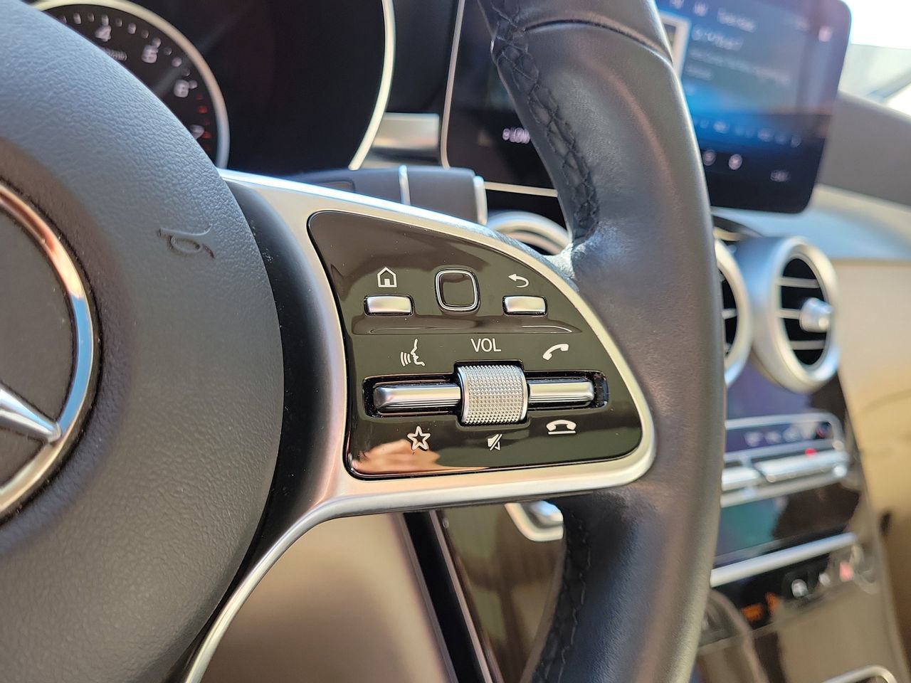 Certified 2021 Mercedes-Benz GLC 300 image 31