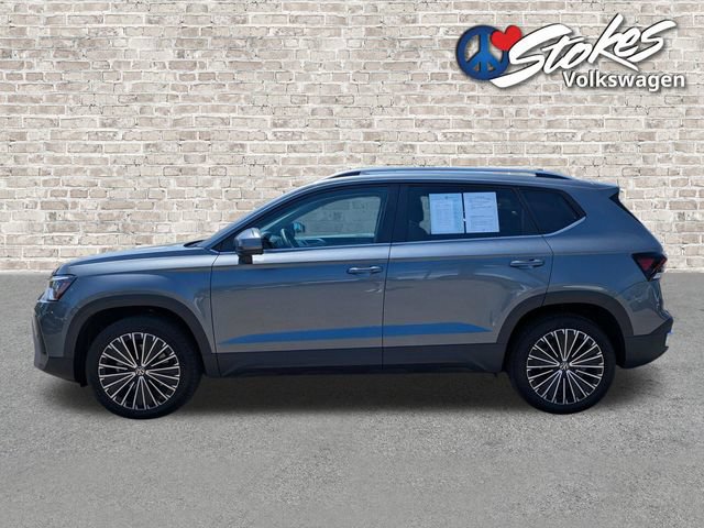 Used 2025 Volkswagen Taos SE FWD image 8