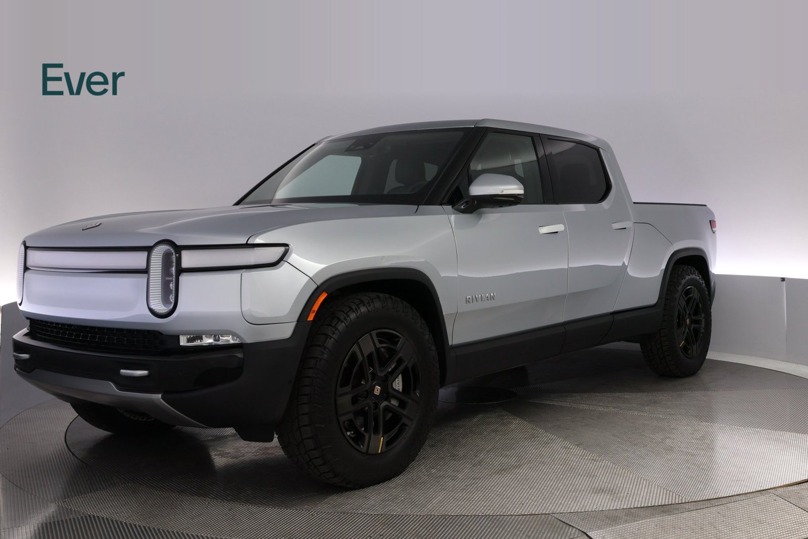Used 2024 Rivian R1T Adventure Dual AWD/4WD image 2