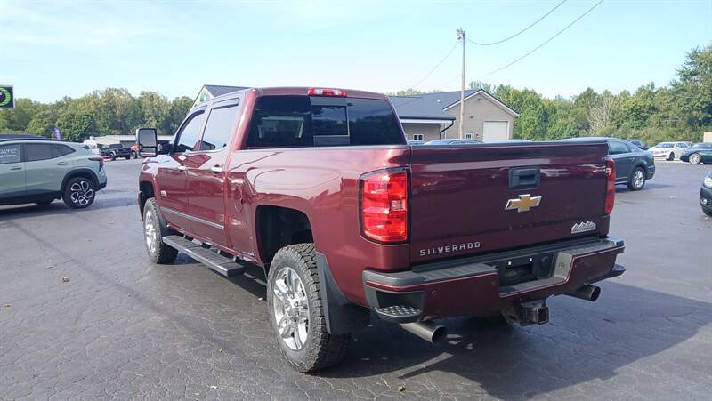 Used 2016 Chevrolet Silverado 2500 High Country w/ High Country Premium Package AWD/4WD image 4