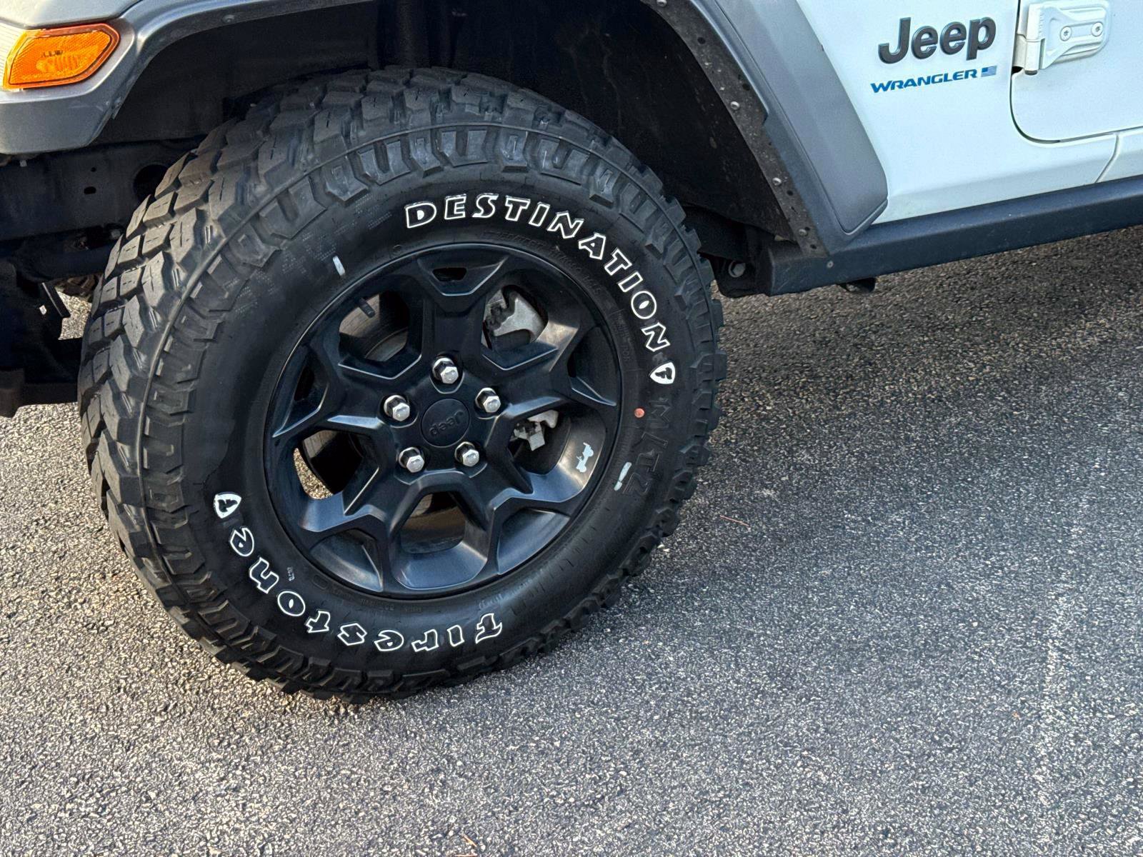 Used 2023 Jeep Wrangler Unlimited w/ Sun & Screen Package image 5