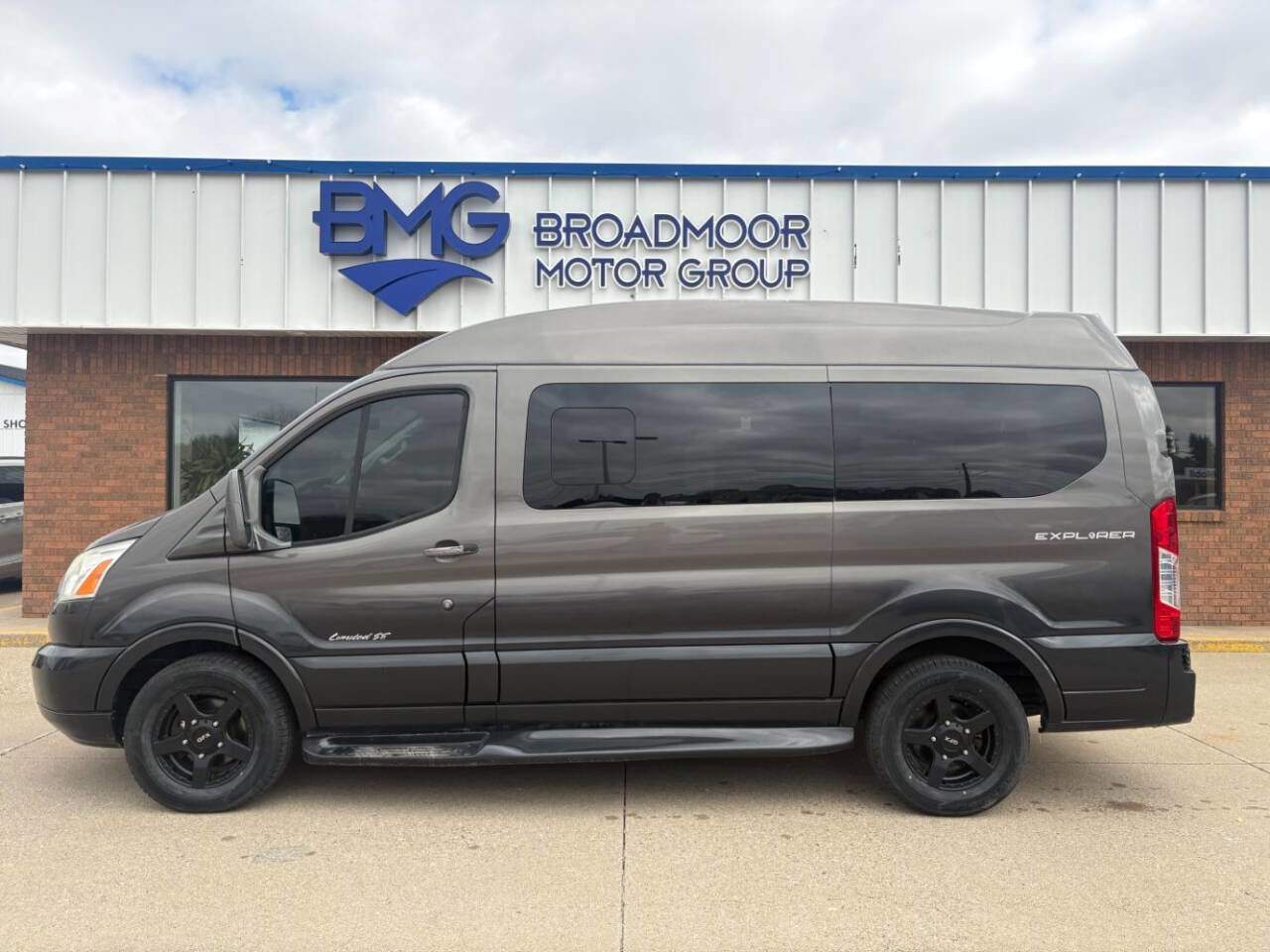 Used 2015 Ford Transit 150 130 Low Roof w/ Exterior Upgrade Package RWD image 2