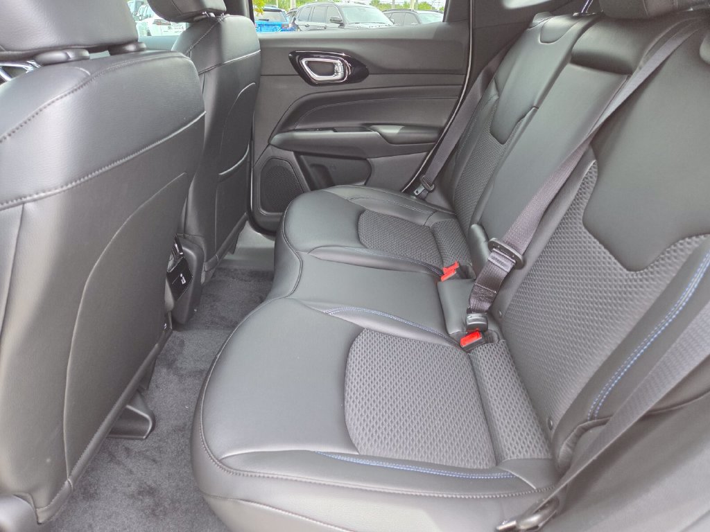 New 2026 Jeep Compass Latitude AWD/4WD image 22