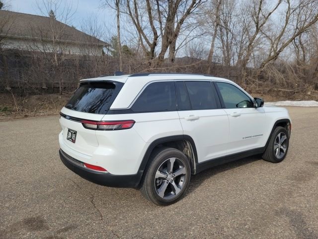 Used 2024 Jeep Grand Cherokee Limited 4xe w/ Luxury Tech Group II image 15