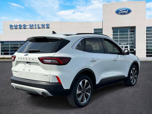 Used 2023 Ford Escape Platinum image 4