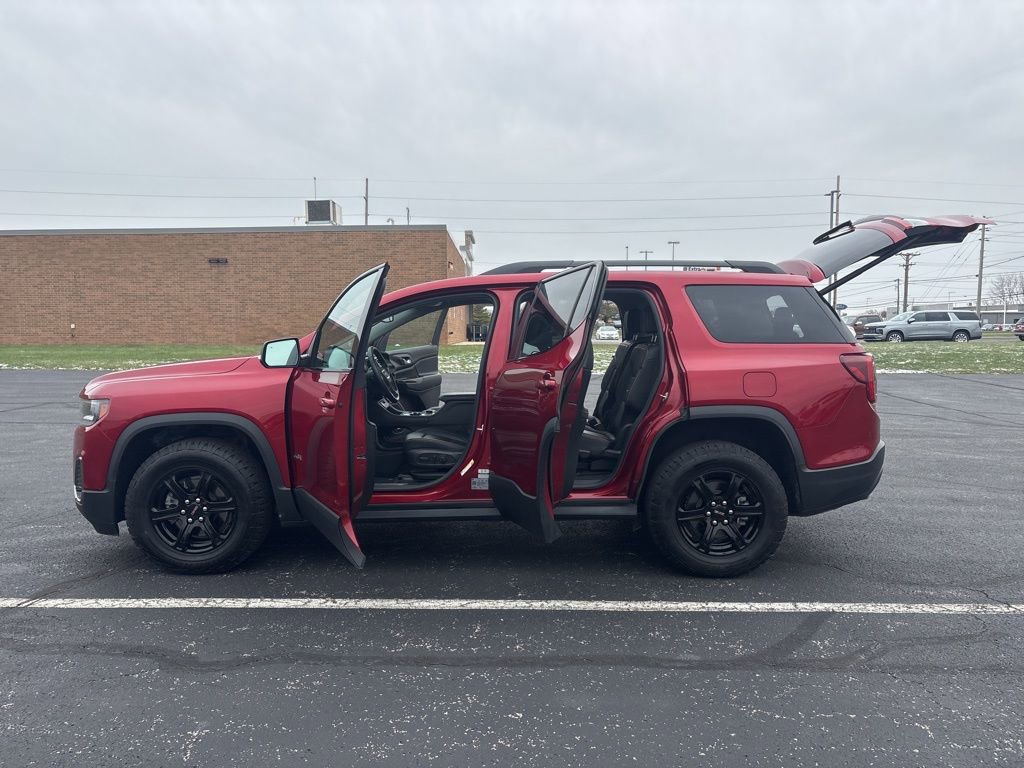 Used 2023 GMC Acadia AT4 w/ Preferred Package image 18