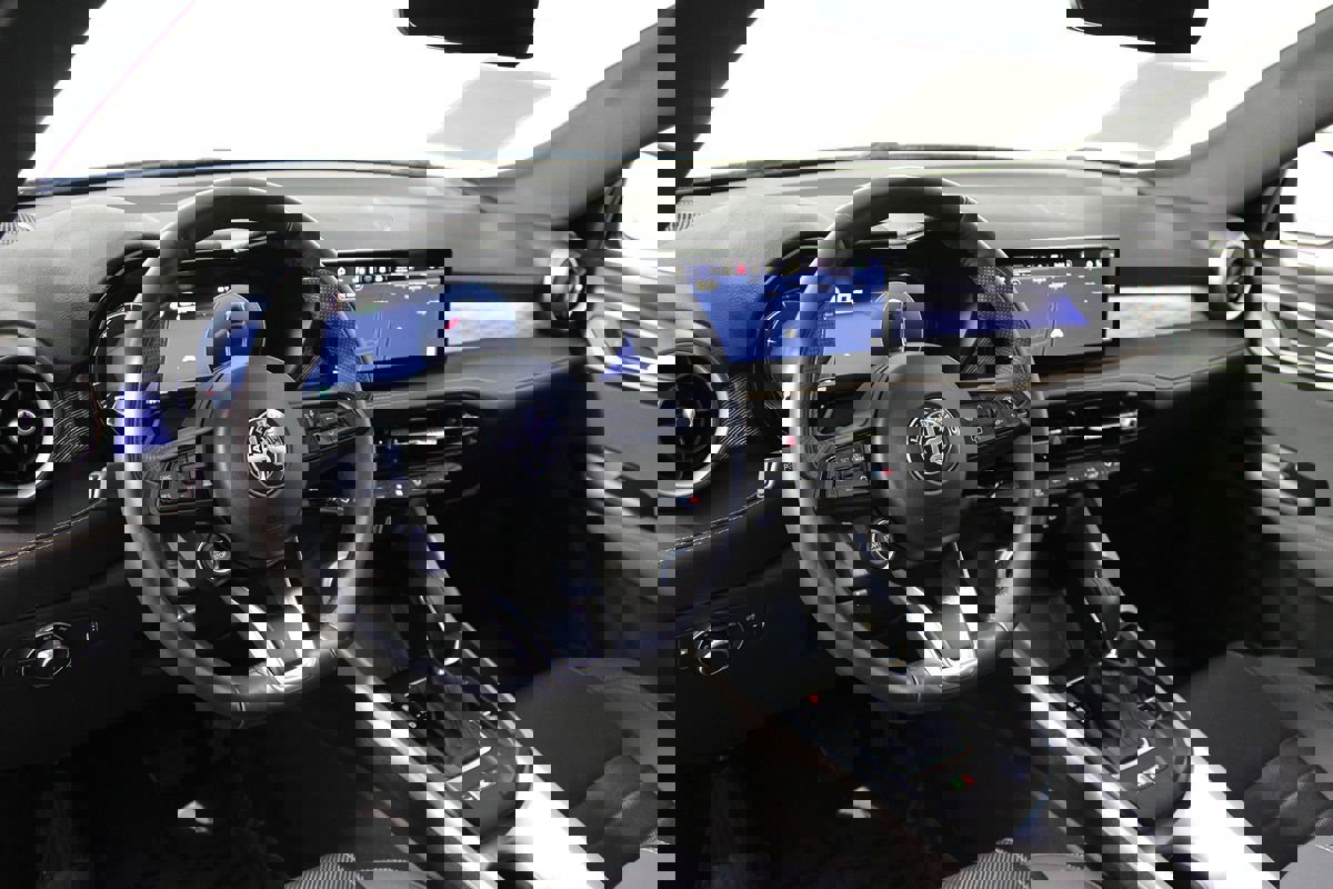 Used 2024 Alfa Romeo Tonale Ti AWD/4WD image 31