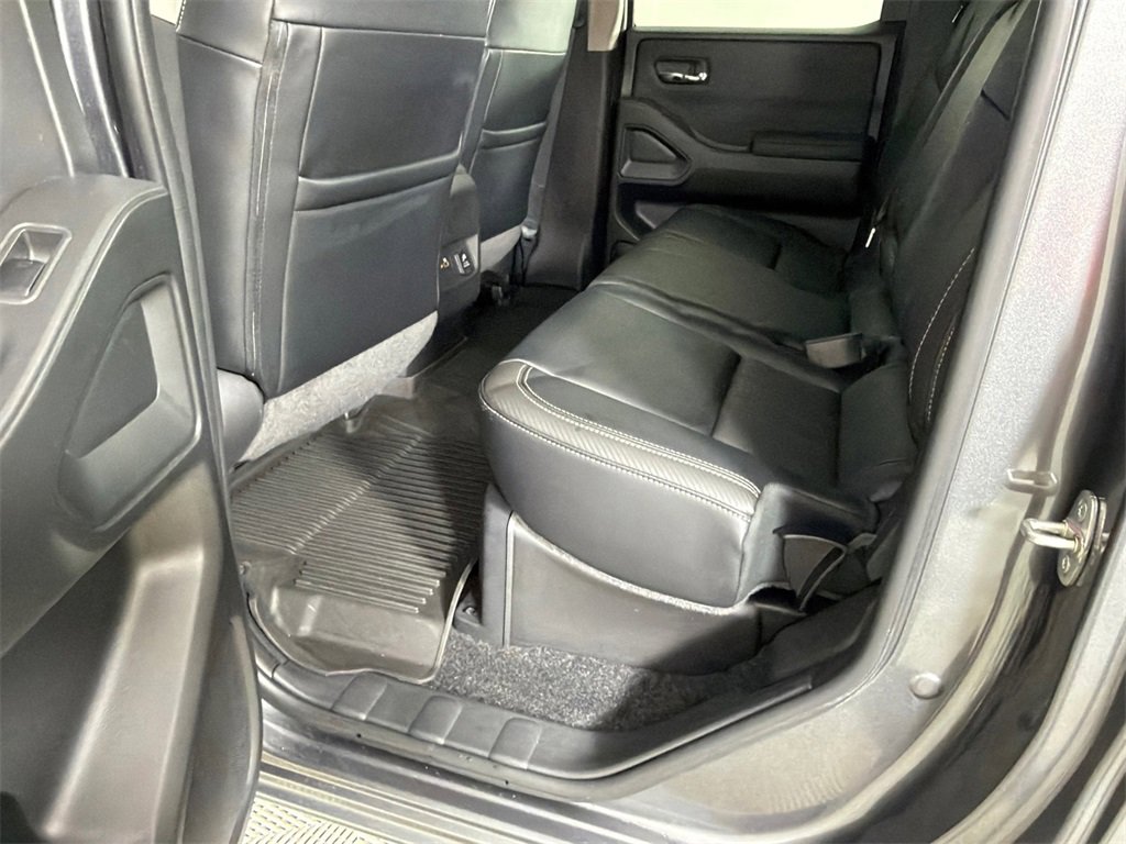 Used 2022 Nissan Frontier SV w/ SV Premium Package image 21