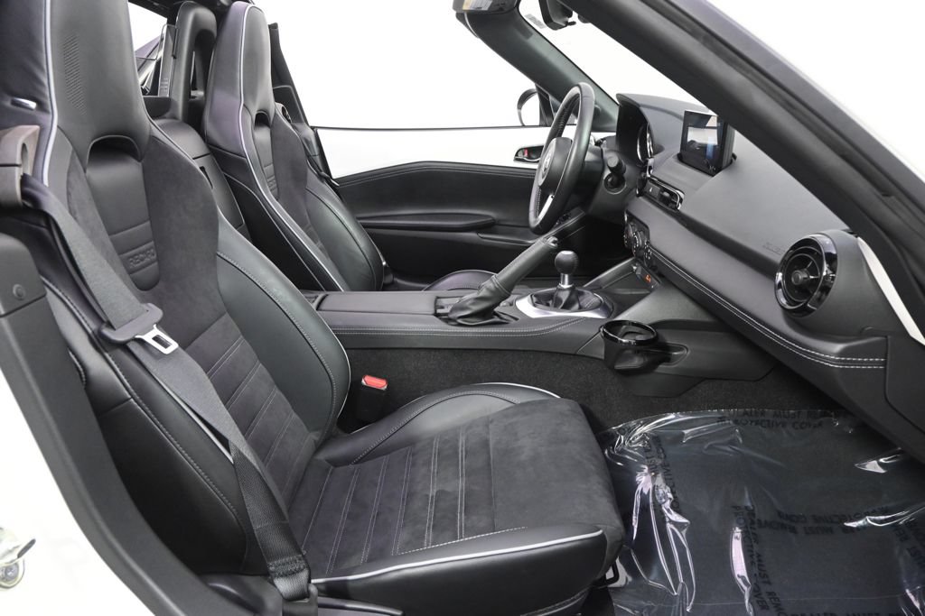 Used 2024 MAZDA MX-5 Miata RF Club RWD image 21