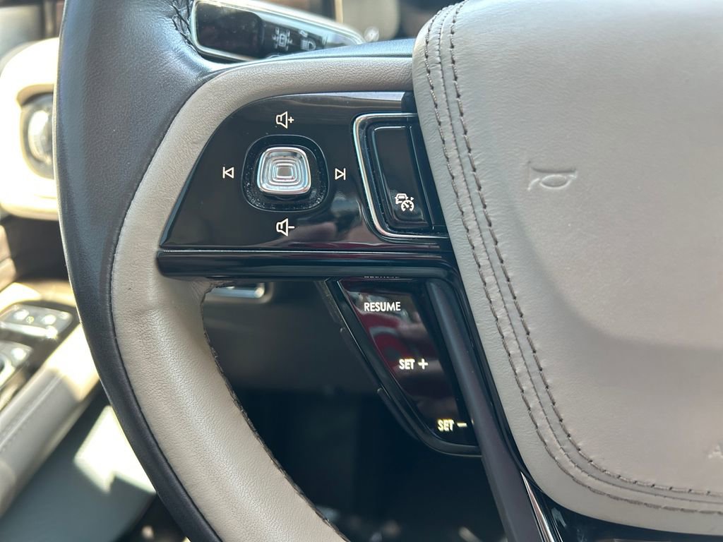 Used 2022 Lincoln Aviator Reserve w/ Equipment Group 201A AWD/4WD image 21
