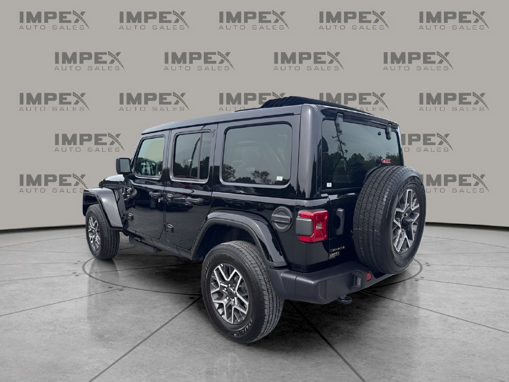 Used 2026 Jeep Wrangler Unlimited Sahara AWD/4WD image 3
