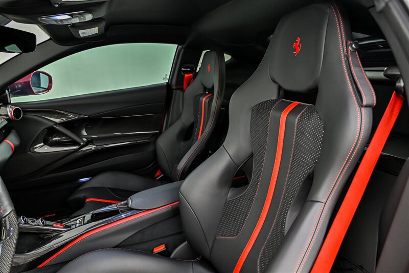 Used 2020 Ferrari 812 Superfast RWD image 29