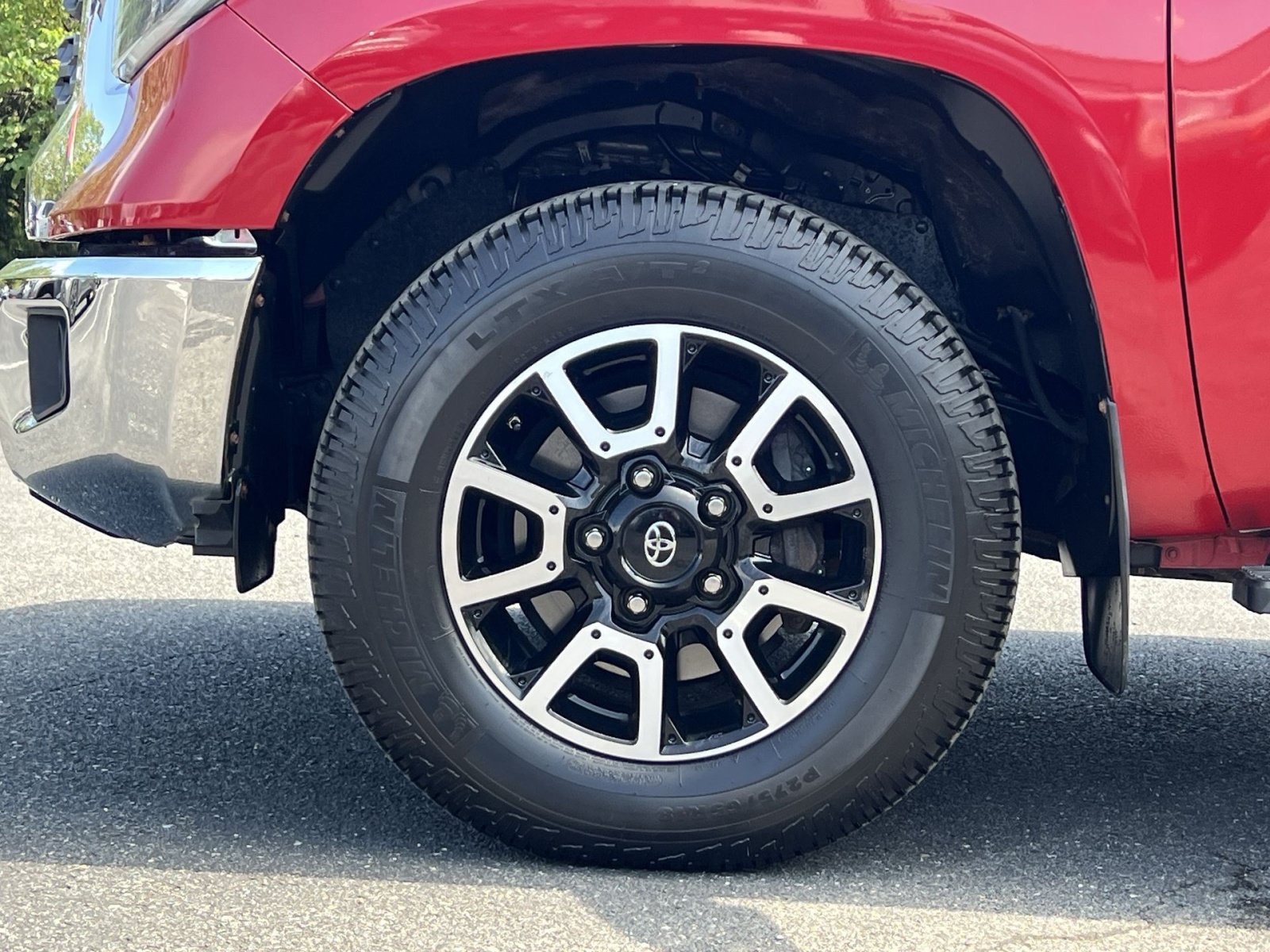 Used 2019 Toyota Tundra SR5 w/ TRD Off Road Package AWD/4WD image 11