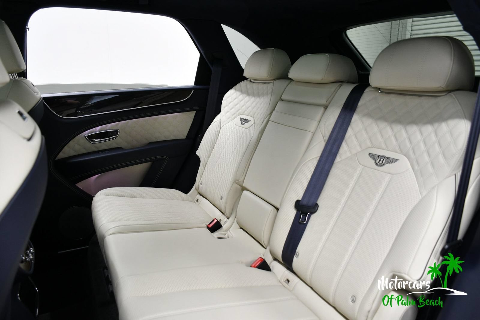 Used 2023 Bentley Bentayga AWD/4WD image 62