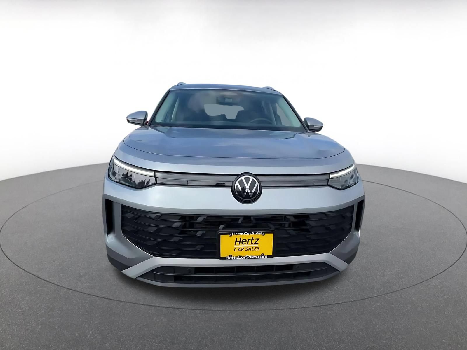 Used 2026 Volkswagen Tiguan SE AWD/4WD image 4