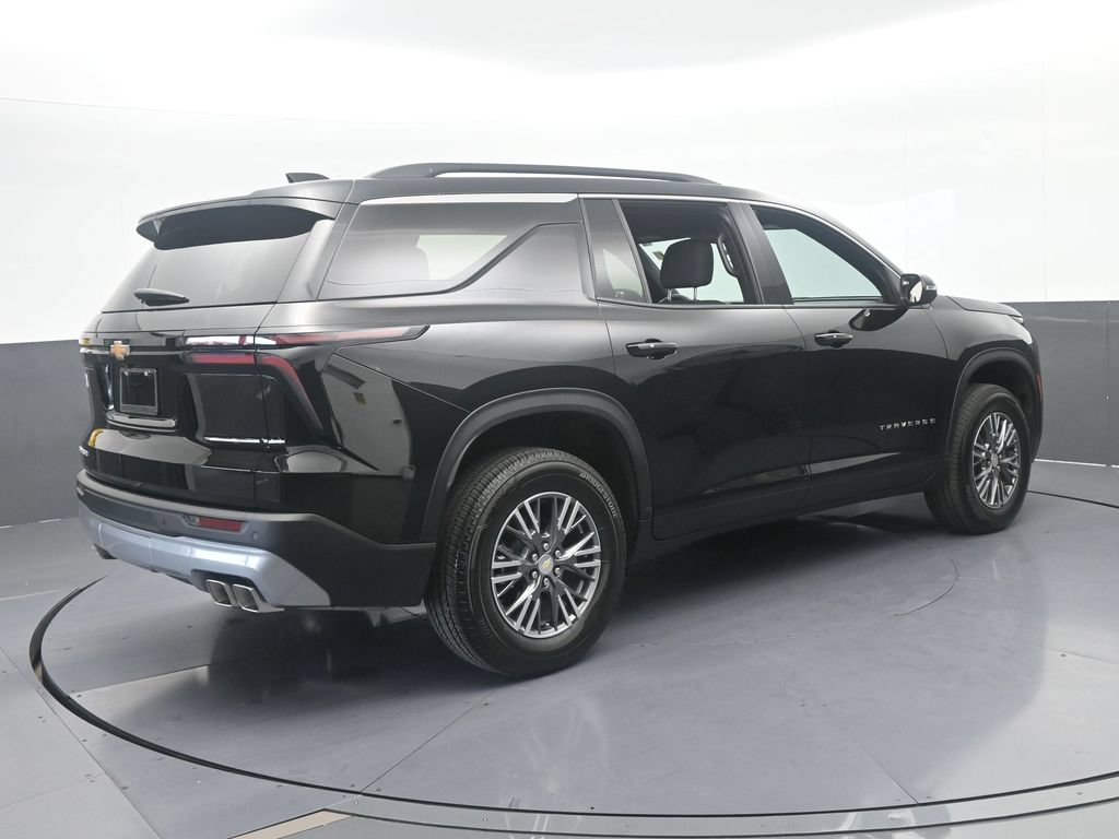 Used 2026 Chevrolet Traverse LT FWD image 6