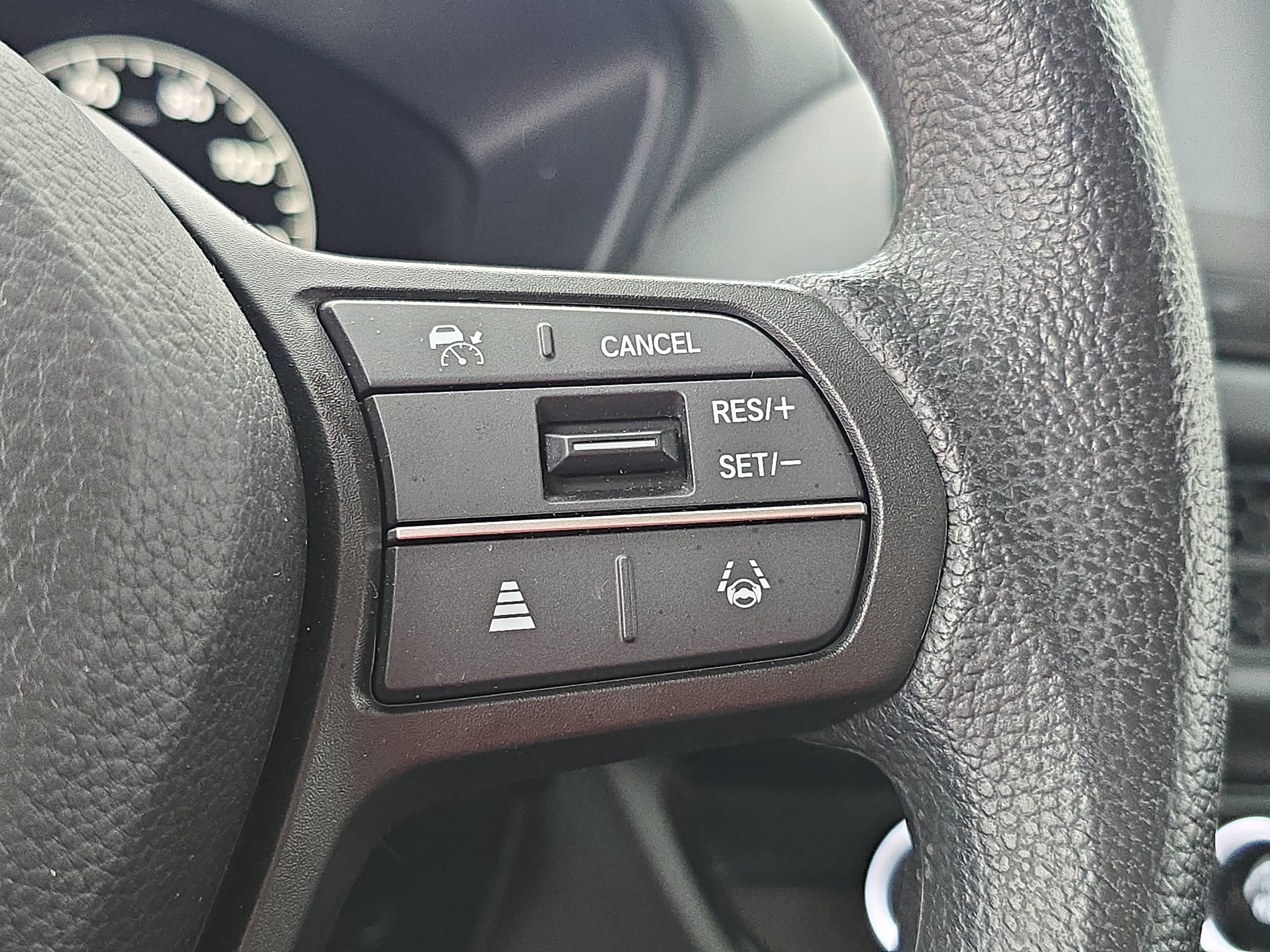 Certified 2025 Honda HR-V LX image 17