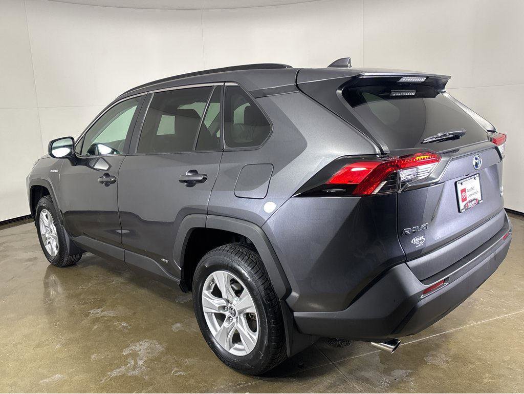 Used 2021 Toyota RAV4 LE image 15