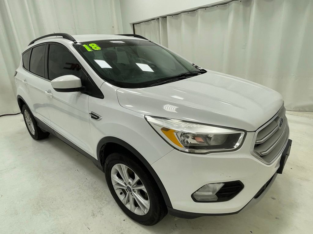 Used 2018 Ford Escape SE image 3