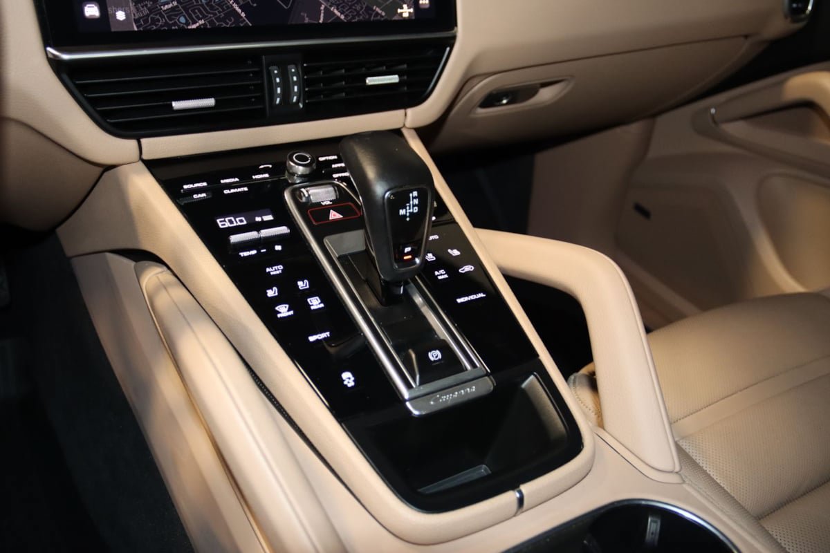 Used 2022 Porsche Cayenne Platinum Edition AWD/4WD image 45