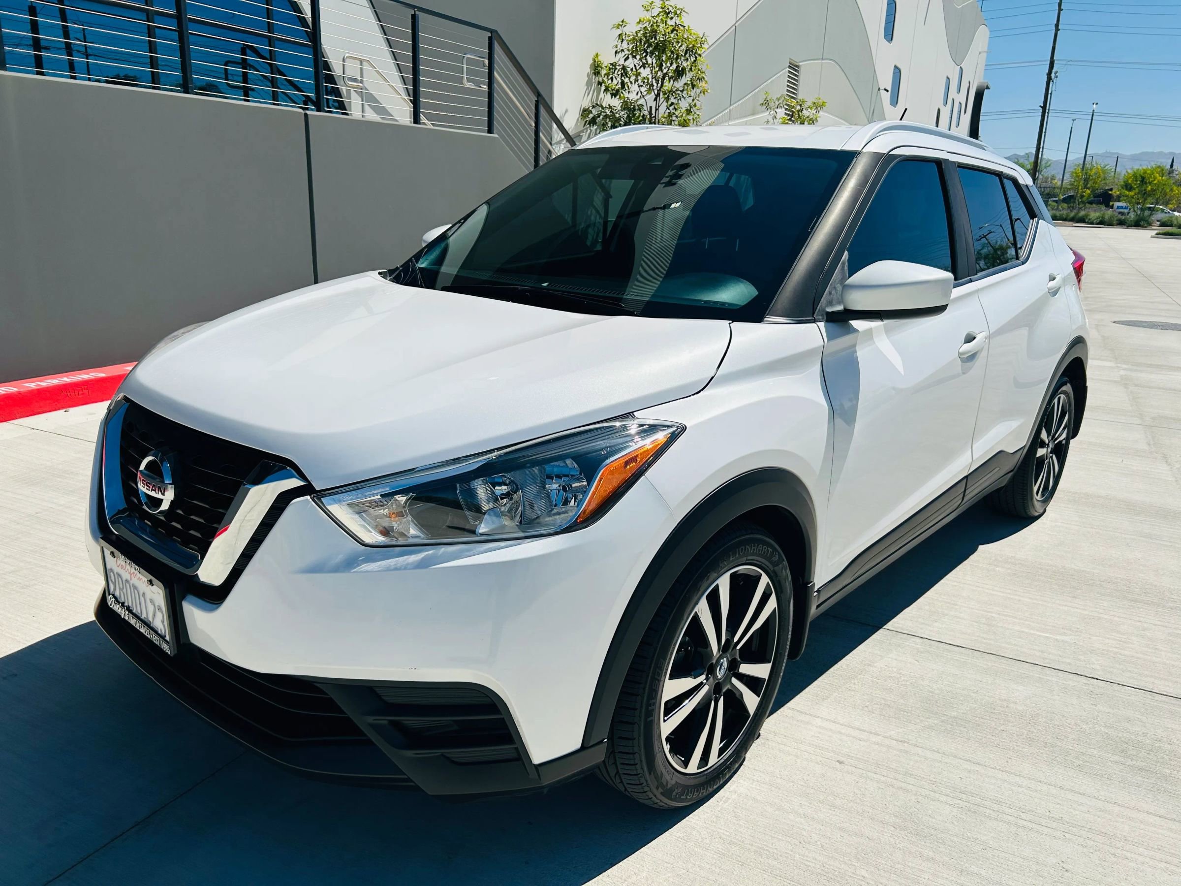 Used 2020 Nissan Kicks SV FWD image 11