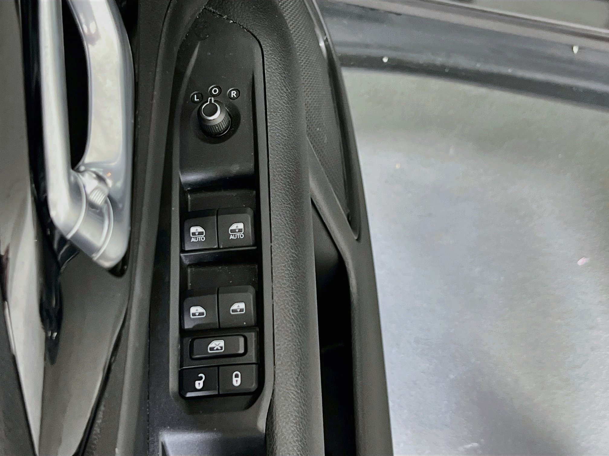 Used 2022 Jeep Compass Latitude w/ Convenience Group AWD/4WD image 17