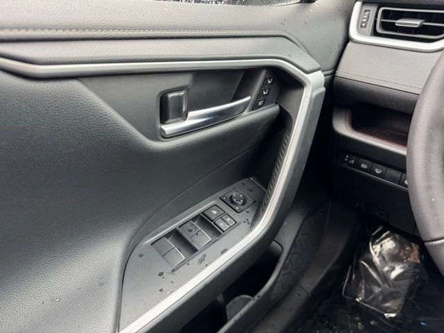 Used 2019 Toyota RAV4 Limited w/ Cold Weather Package image 31