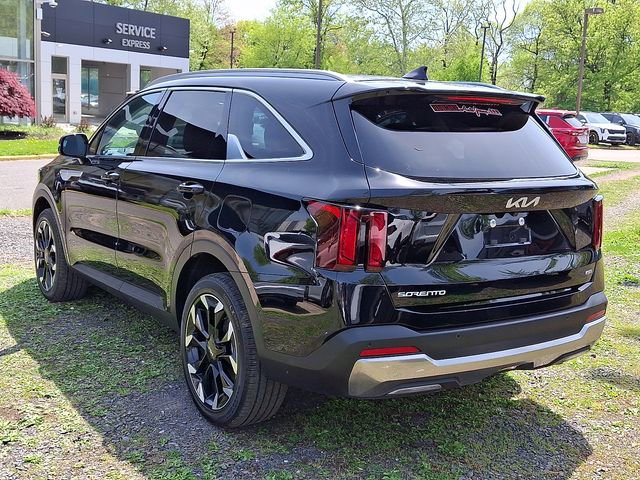 Certified 2026 Kia Sorento EX AWD/4WD image 4