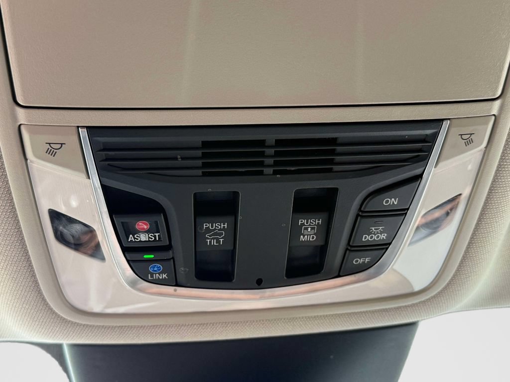 Certified 2023 Acura MDX w/ Technology Package FWD image 30