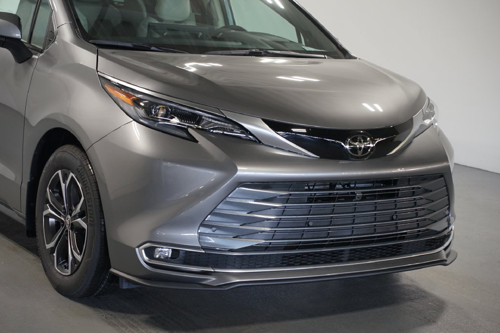 New 2026 Toyota Sienna Platinum AWD/4WD image 4