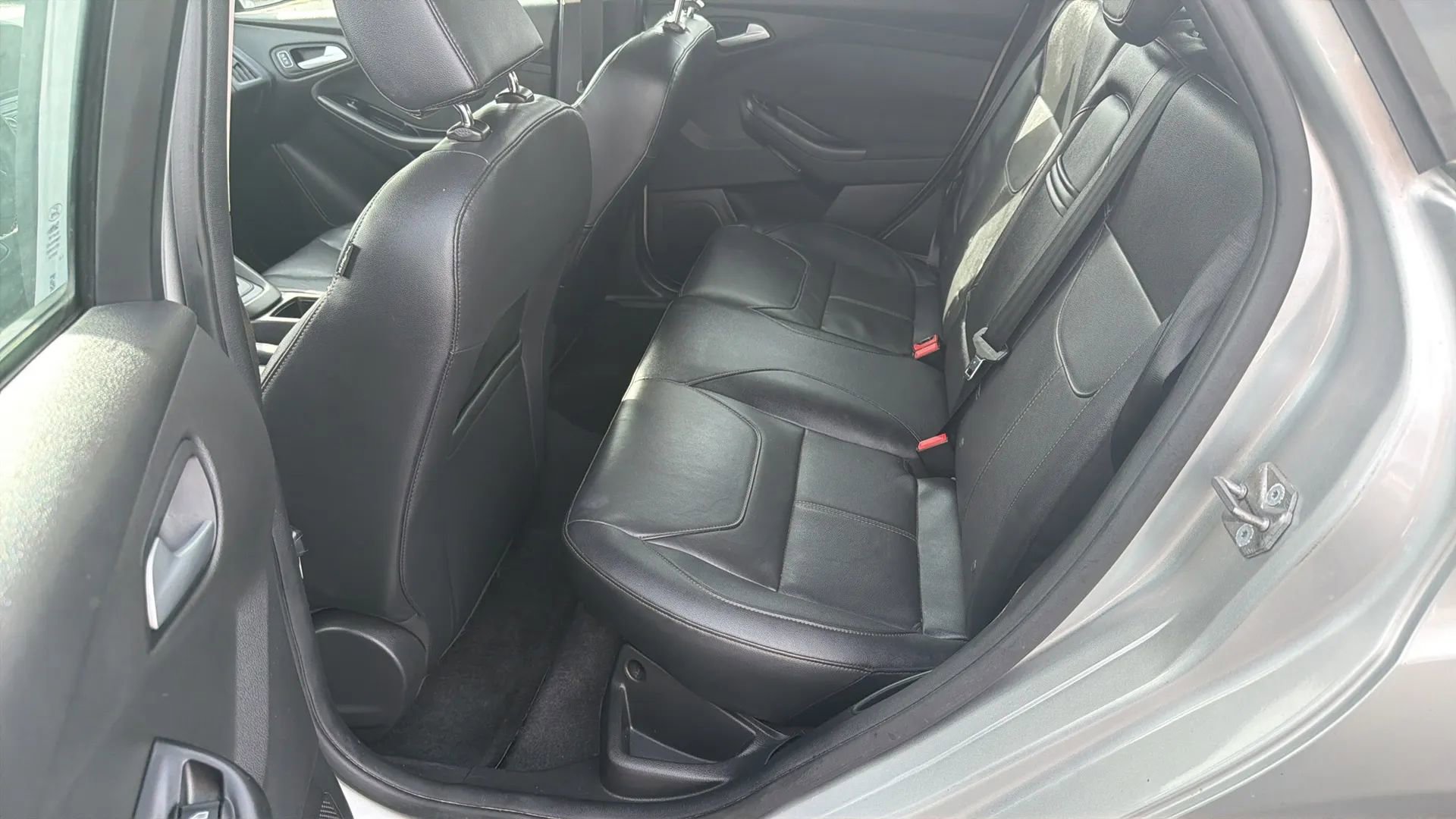 Used 2015 Ford Focus SE w/ Equipment Group 201A image 11