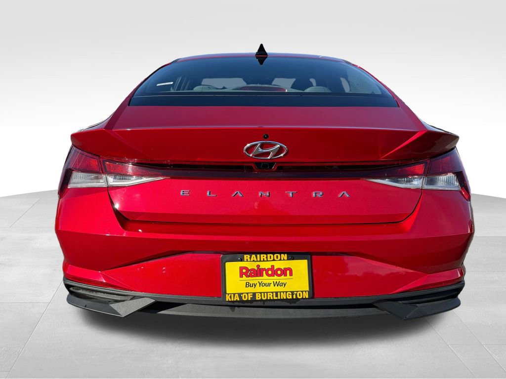 Used 2023 Hyundai Elantra SEL w/ Cargo Package image 7