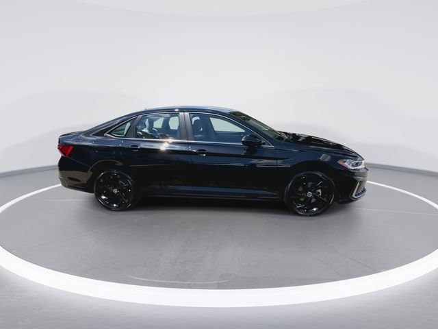 New 2025 Volkswagen Jetta SE image 9