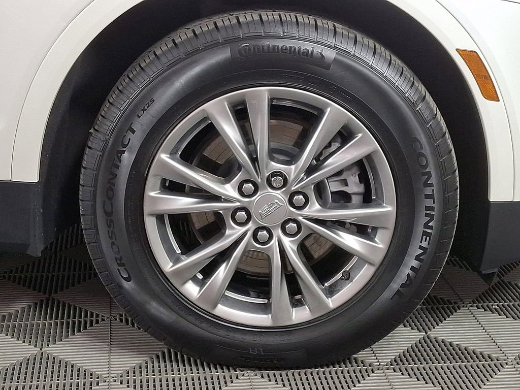 Used 2023 Cadillac XT5 Premium Luxury w/ LPO, Floor Liner Package AWD/4WD image 10