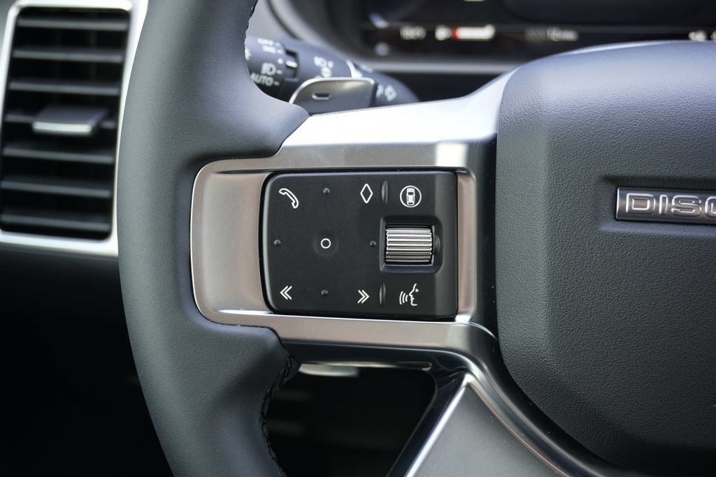 New 2026 Land Rover Discovery Dynamic SE AWD/4WD image 12