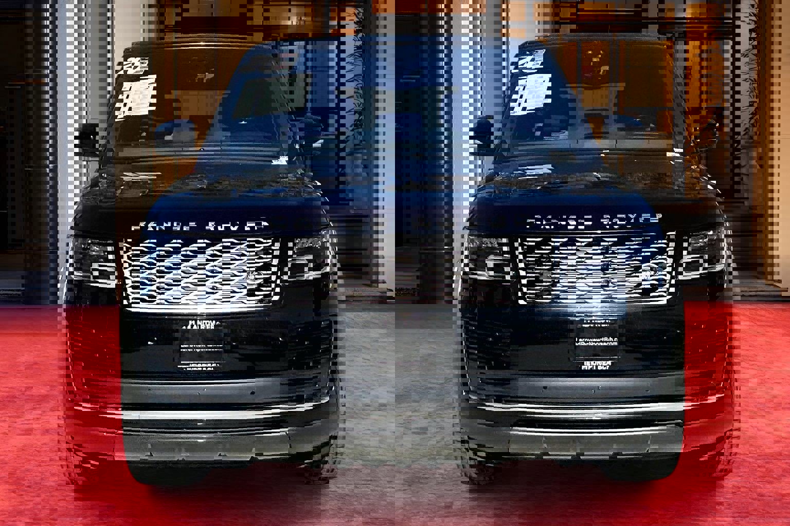 Used 2020 Land Rover Range Rover HSE image 2