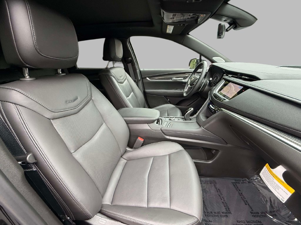 Certified 2026 Cadillac XT5 Sportv w/ LPO, Floor Liner Package AWD/4WD image 14