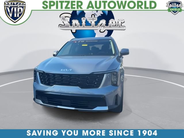 Certified 2025 Kia Sorento S FWD image 3