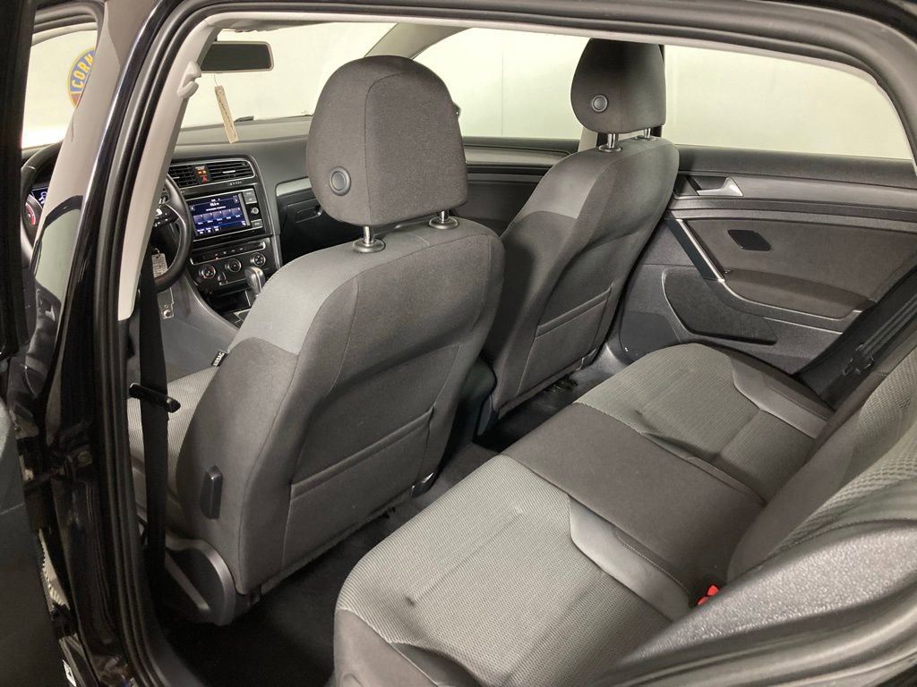 Used 2018 Volkswagen Golf S image 13