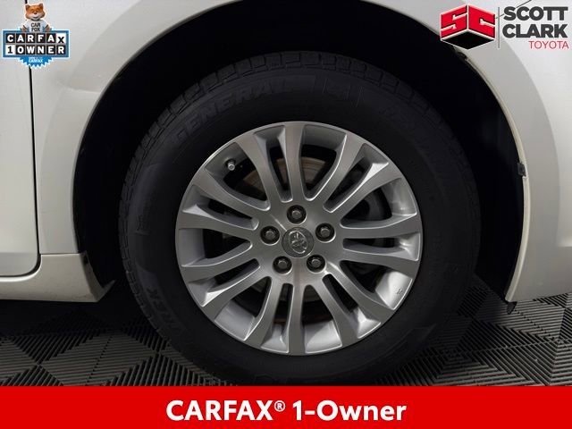 Used 2017 Toyota Sienna XLE image 36